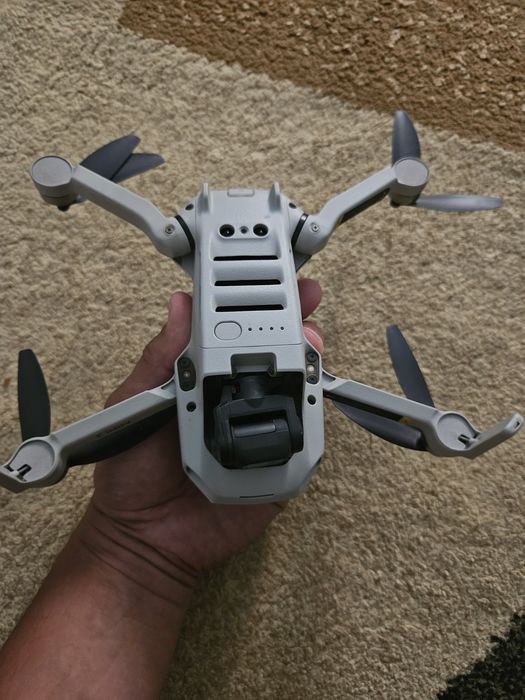 Продам квадрокоптер DJI Mini 2 (версия Fly More Combo)