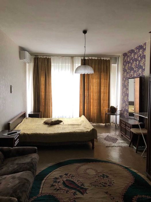 Тристаен апартамент в Люлин 4