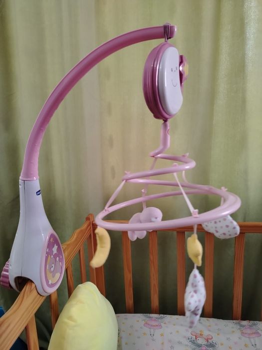 Продаю мобиль Chicco