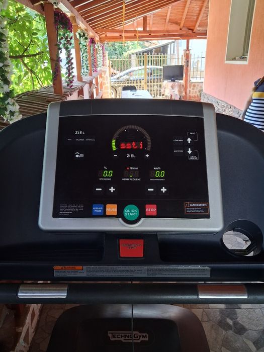 Професионална пътека за бягане  Techogym