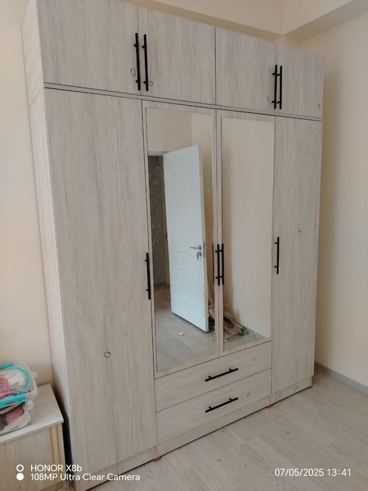 Shkaf sotiladi dastafka ustanovka bepul