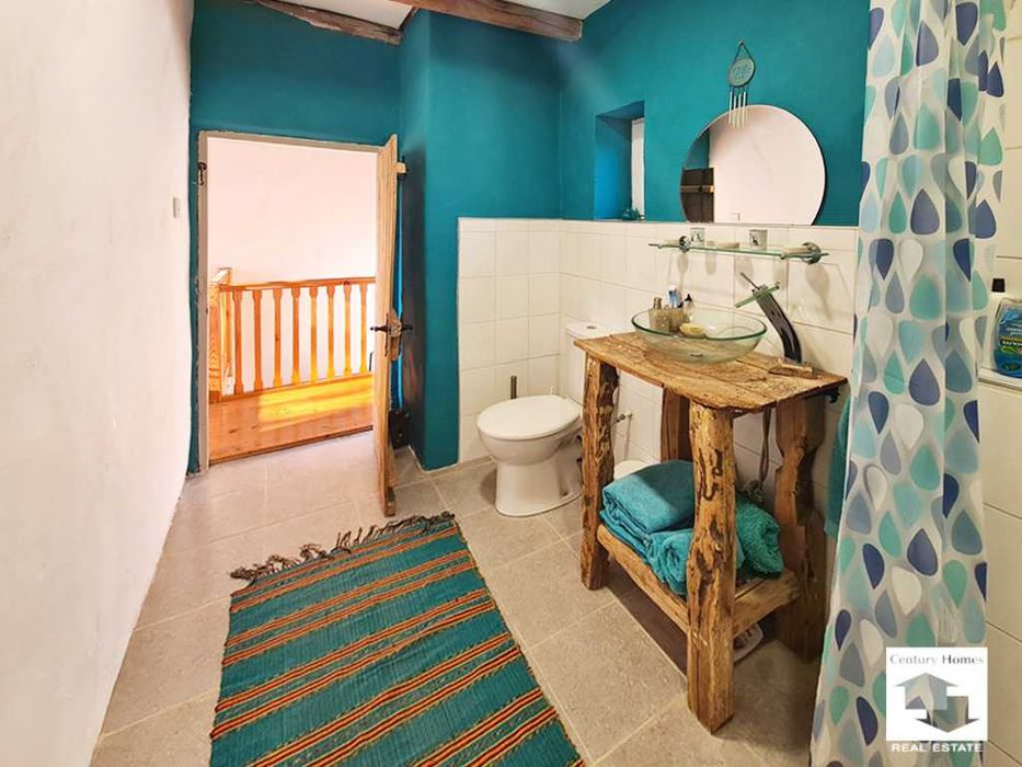 205017 Реновирана къща с голям двор в с. Градище