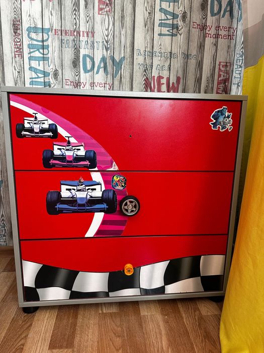 Продам детскую мебель