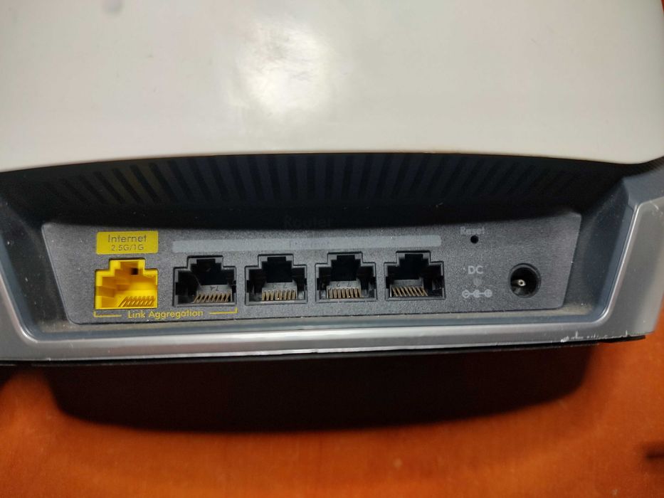 Sistem Netgear Ax6000 Orbi 850 WiFi 6 Tri-Band Mesh router 2 sateliti