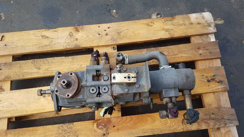 Pompa hidraulica bobcat pe senile Bobcat T140 , T190