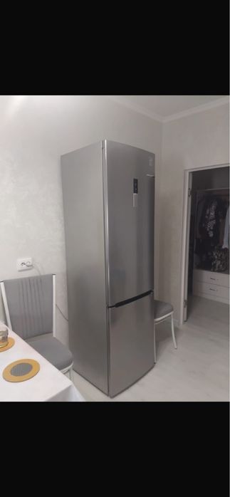 Холодильник новый почти