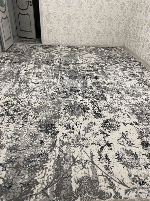 Gilam sotiladi yangi