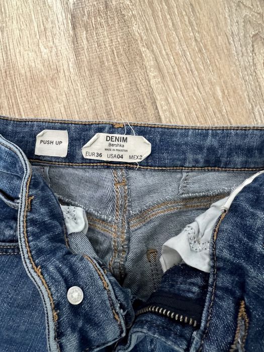 Дамски дънки размер 36 (XS-S) Bershka