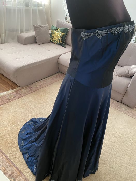 Vand rochie nasa/soacra cu trena , eleganta