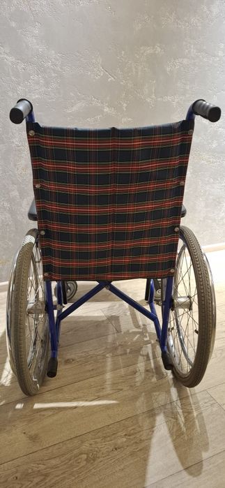 Продам инвалидную коляску