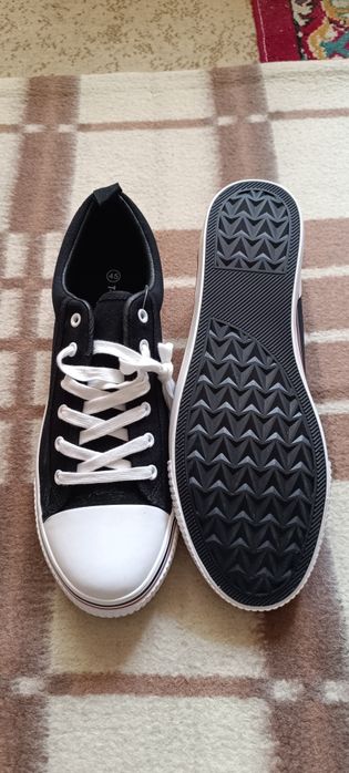 Продам новые мужские кеды 45р