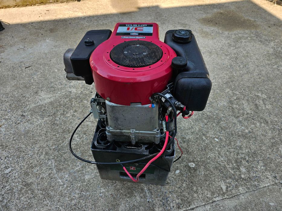 Тракторна Косачка/ДВИГАТЕЛ /КОМПЛЕКТ..Перфектен