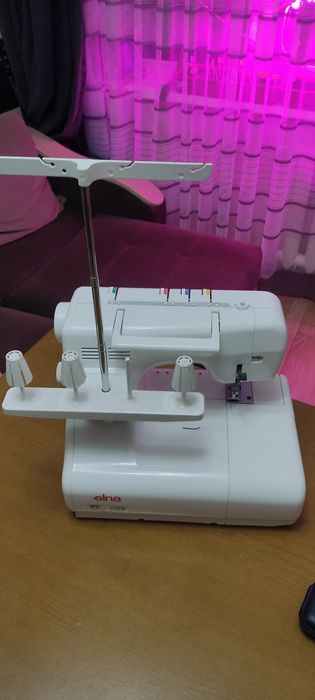 Швейная машинка Elna.