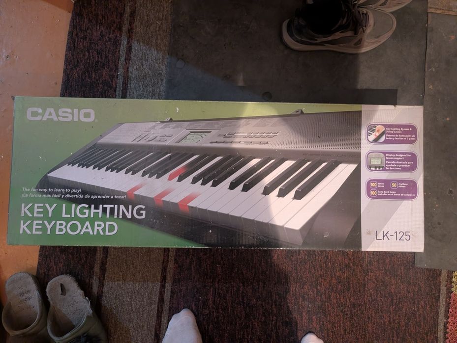 Синтезатор Casio новый
