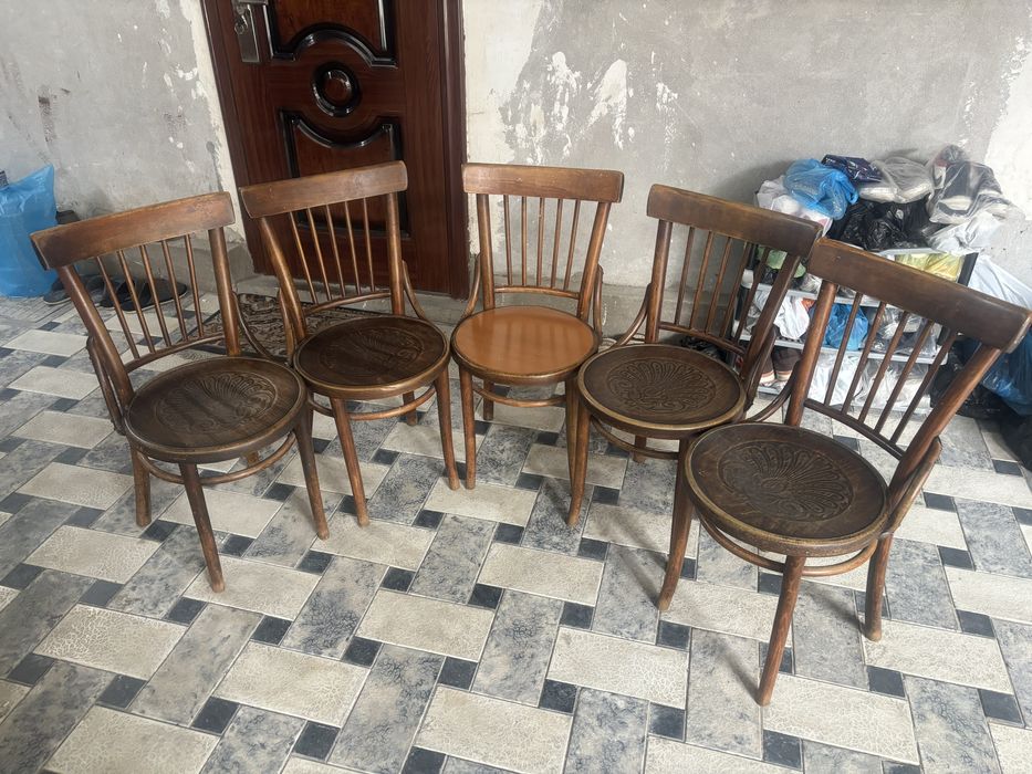 Срочно продам антикварный стулья