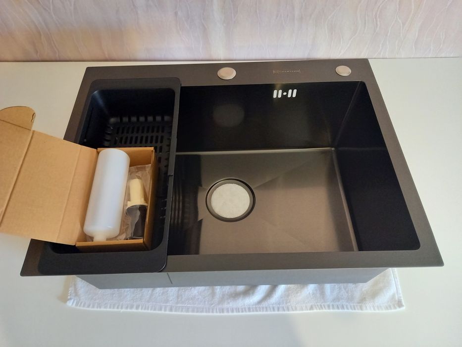 Врезная кухонная мойка