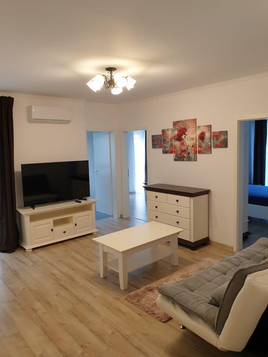 Vand apartament 3 camere