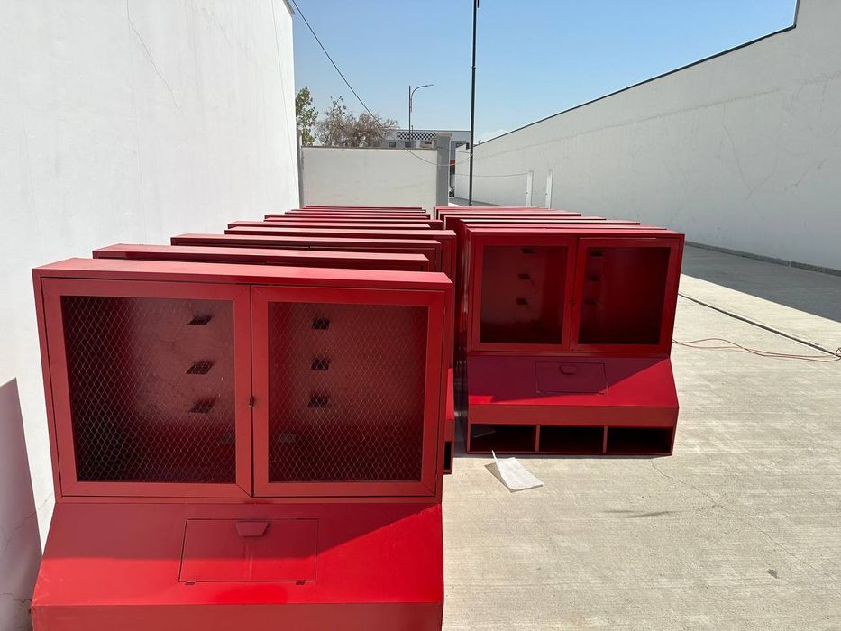 Уличный пожарной шит.