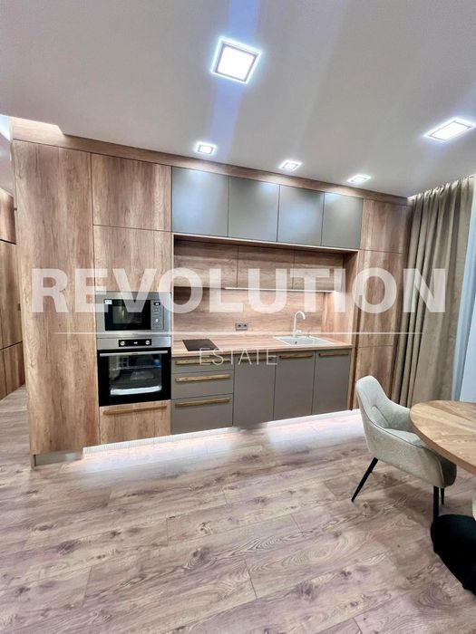 Дава се под наем Двустаен апартамент в Пловдив, Кючук Париж - 70 кв.м за 610.98 € - Снимка #1