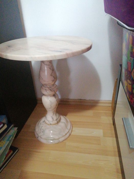 Vand masuta din marmura