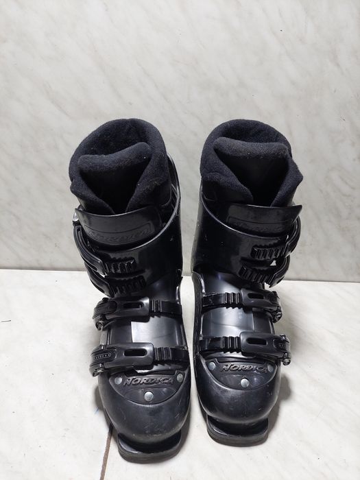 Clapari ski schi Nordica mondo 25-25,5 corespunde mărimii 38-39