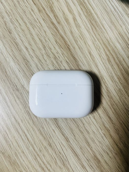 airpods 2 pro кейс оригинал