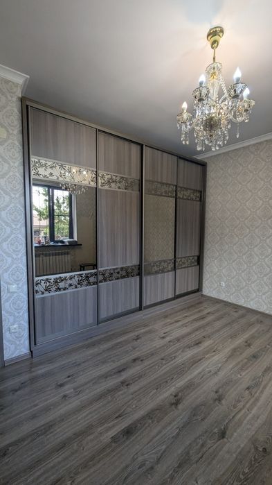 Продам шкаф купе 3.30. глубина 60 см, высота 2,70 см