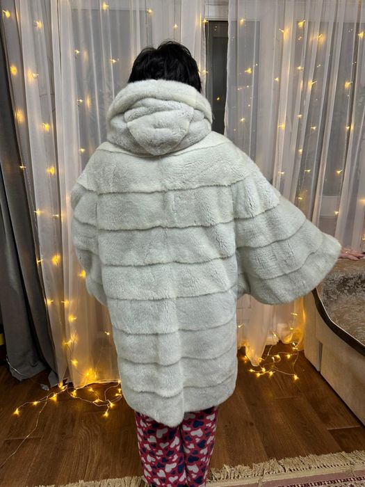 Белая норковая шубка