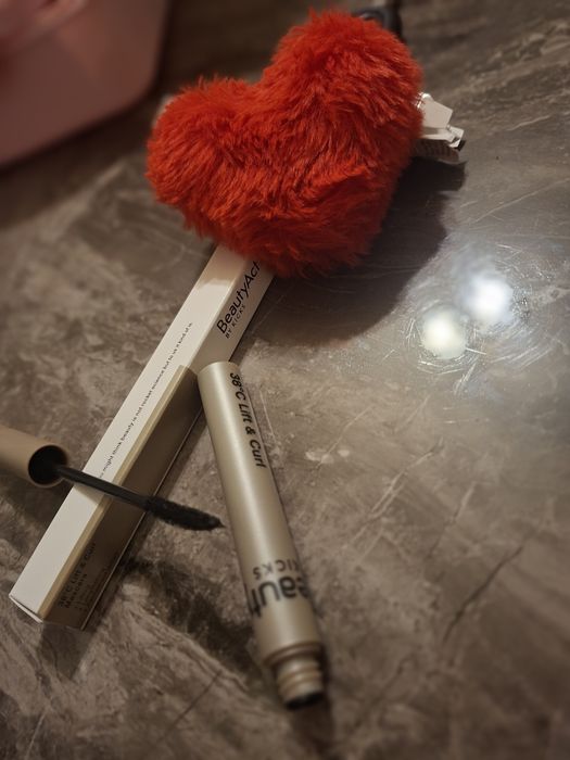 Mascara Beauty Act by Kicks