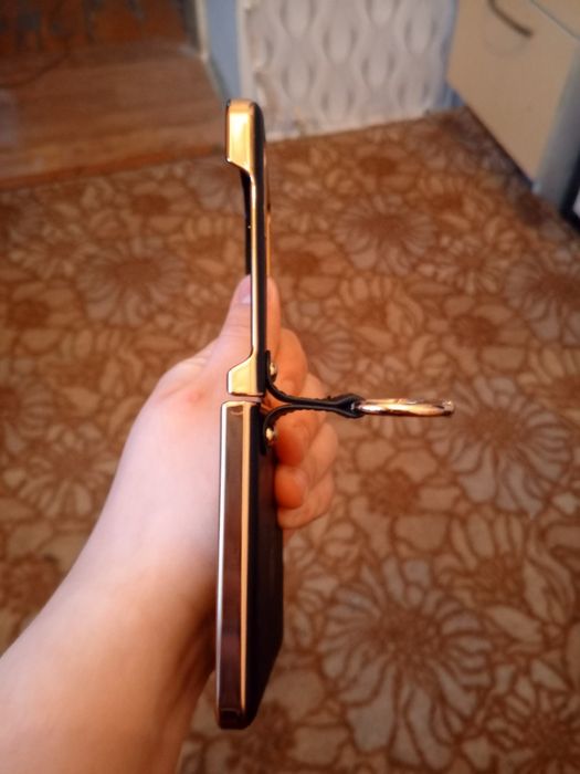 Продам чехол на телефон