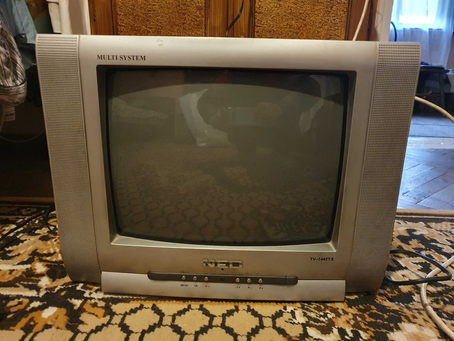 телевизор NEO работещ