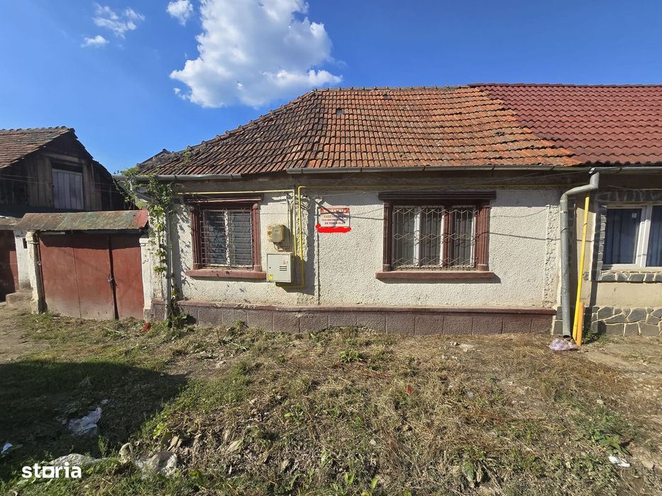 Reșița, casă cu teren 700 mp, pe malul Bărzavei în cartierul Câlnic