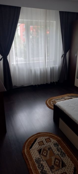 Închiriez apartament