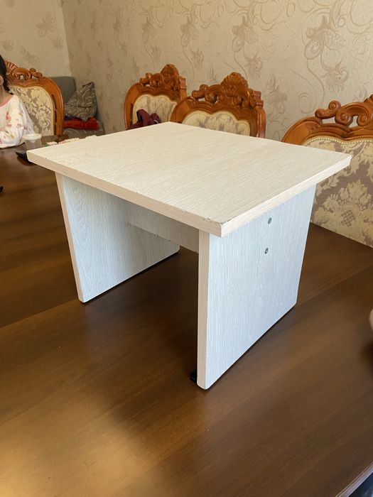 Табуретка столик