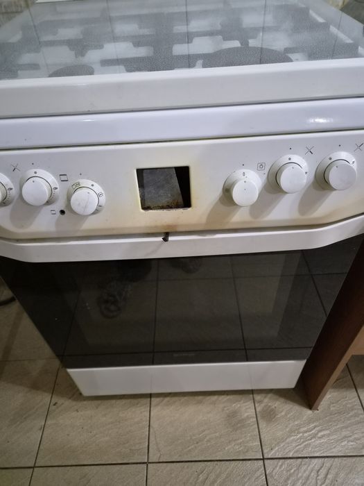 Продам газовую плиту