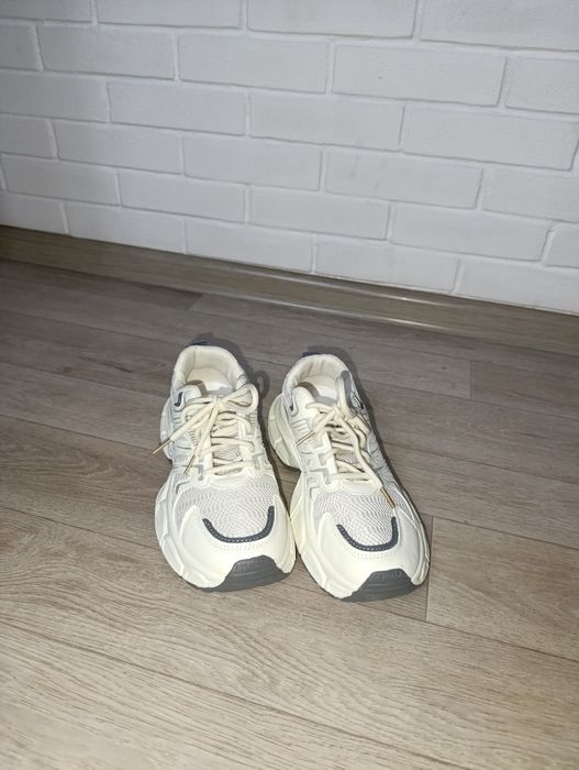 Кросовки женские