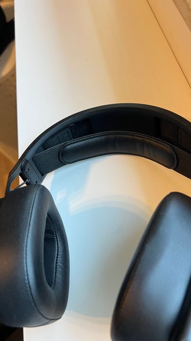 Căști wireless pentru gaming Corsair HS80 + Cooling Pads