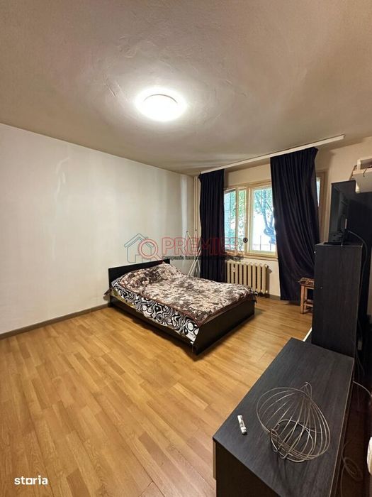 Garsonieră spațioasă | Parter | Mobilată și utilată | Balcon |