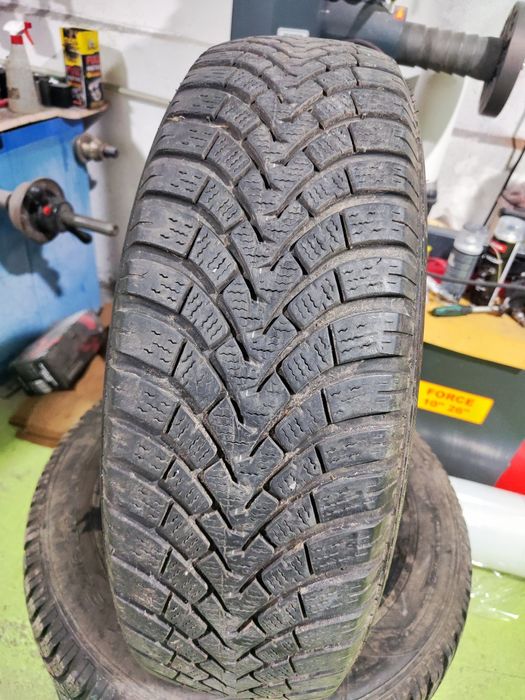 4 бр зимни 215/70/16 Falken