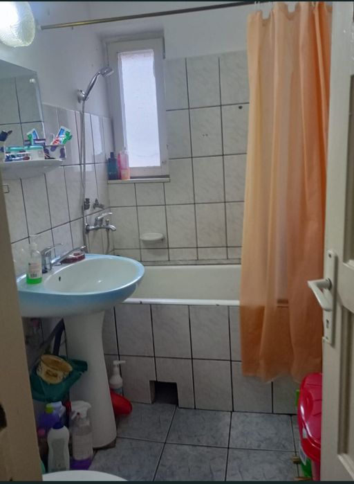 Vand apartament 2 camere bul.1 Dec.43.000 neg.