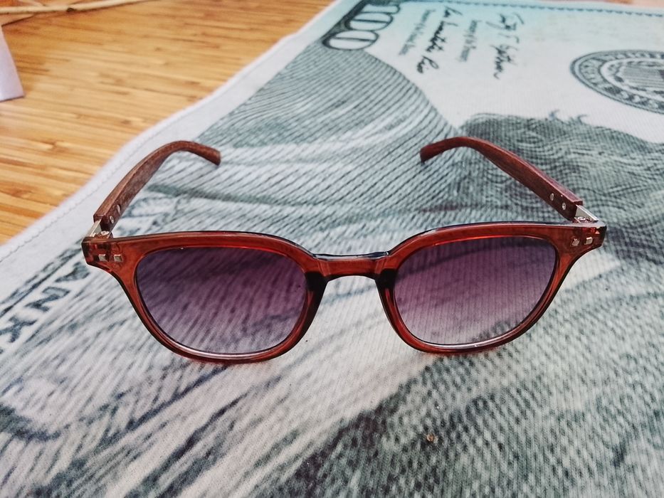 Очки солнцезащитные