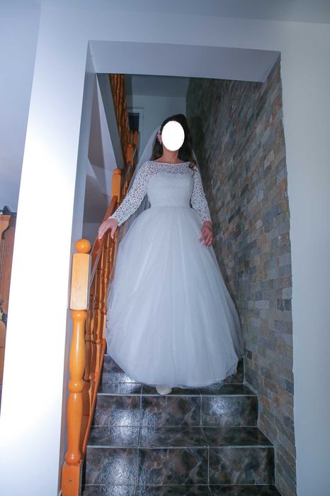 Rochie mireasa model deosebit