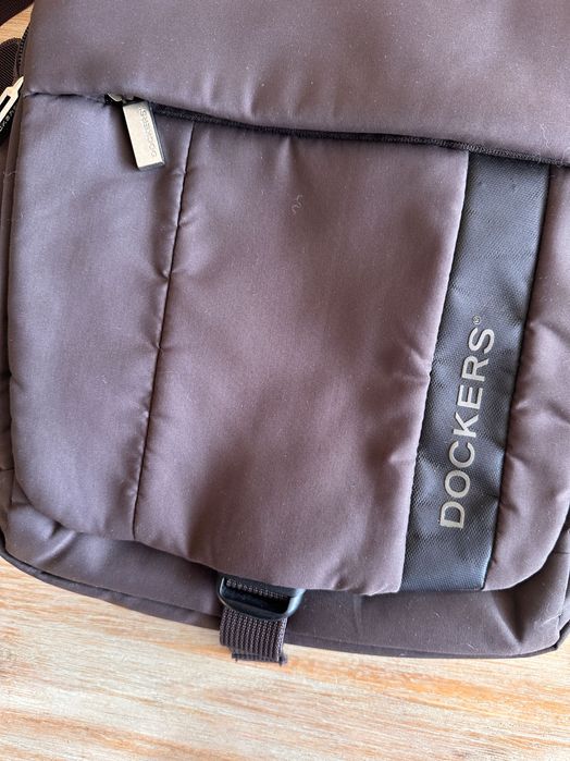 Мъжка чантичка на Dockers