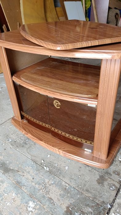 Тумбочка под телевизор.