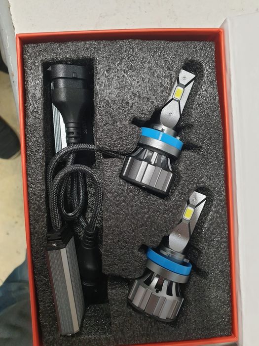 Set 2 becuri led H7 H4 H1 H11