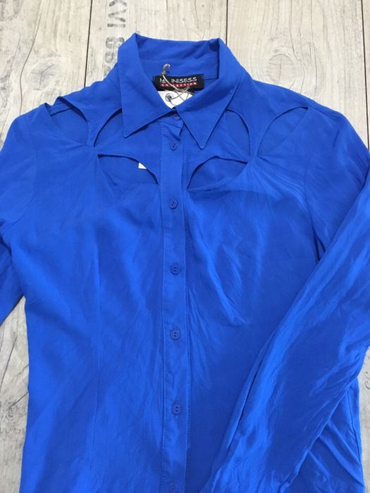 Дамска синя риза с интересен дизайн