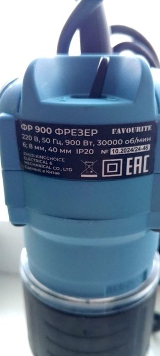 Фрезер по дереву с насадками