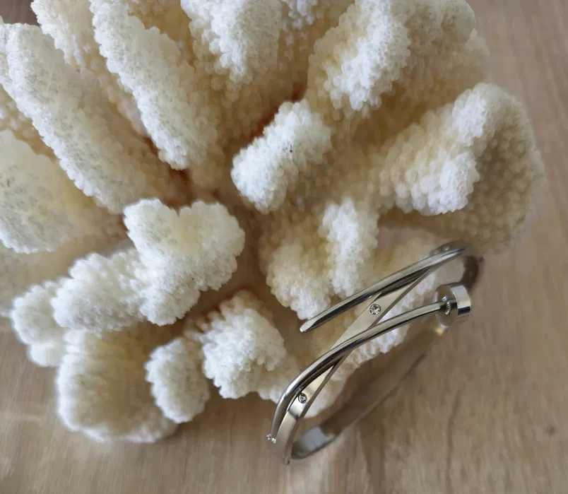 Нова и ефектна дамска гривна - изпращам и подарък!