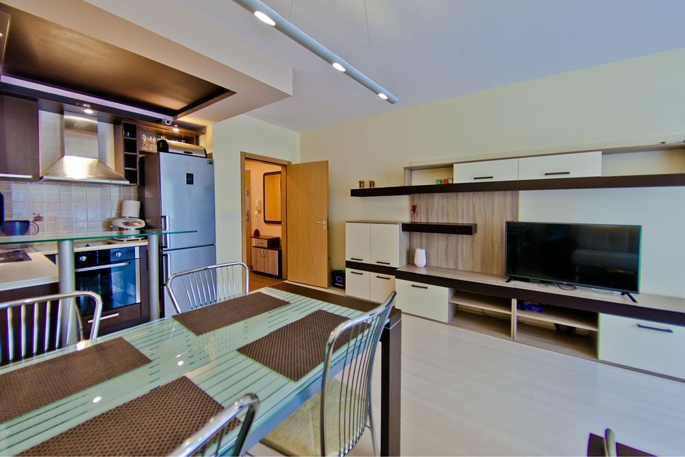 Дава се под наем Двустаен апартамент в Варна, Лятно кино Тракия - 65 кв.м за 561 € - Снимка #10