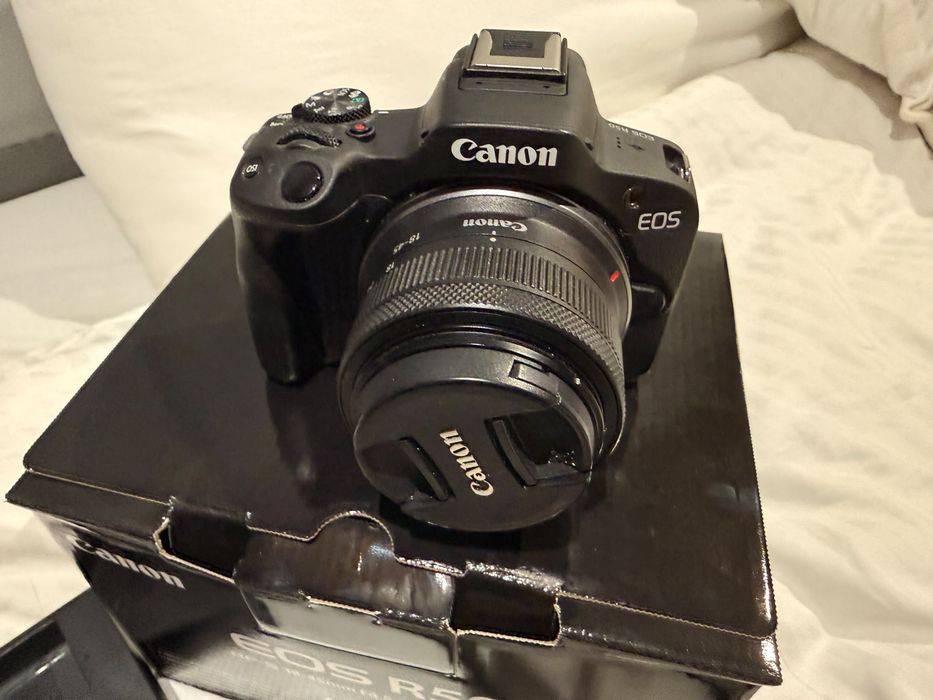 Aparat foto Mirrorless Canon EOS R50, 24.2MP, 4K + Obiectiv 18-45mm, Negru